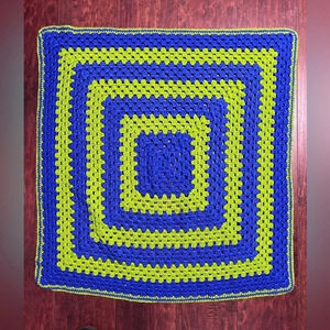 Afghan Blanket Throw Granny Square Crochet Wool Multi-Color 34 X 33 EUC Gorgeous
